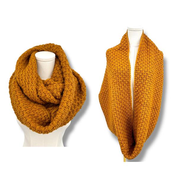 Saks Fifth Avenue black label infinity scarf crochet chunky knit wool blend boho - Picture 1 of 7